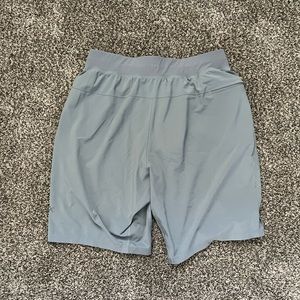 Lulu Lemon THE Shirt lined